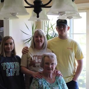 Meet your Posher, Laurie